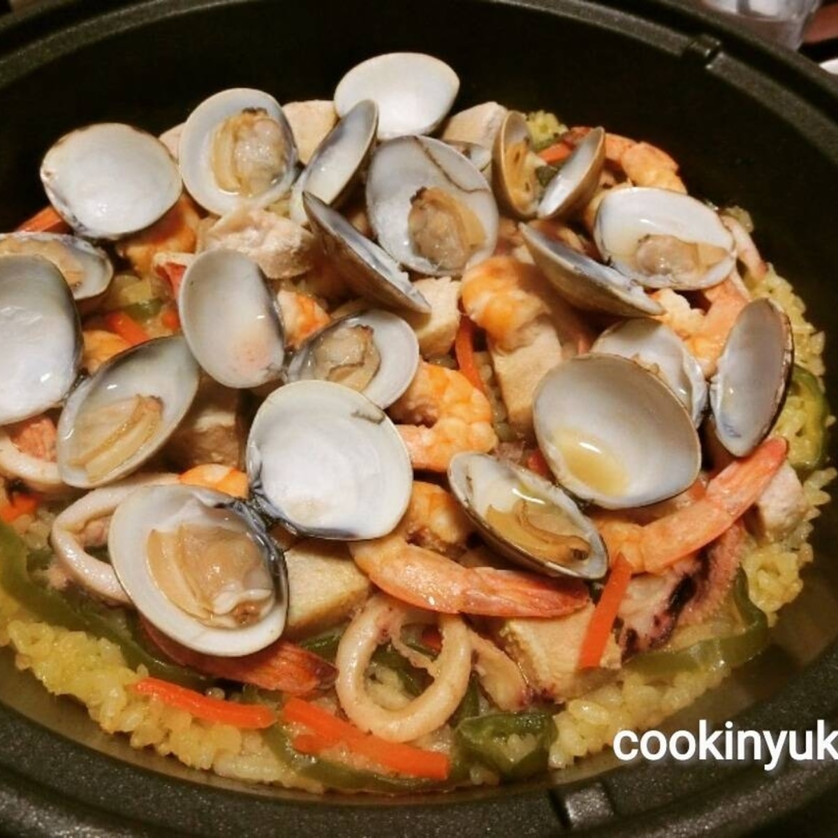 魚介が絶品パエリア 電気鍋で簡単 レシピ 作り方 By Cookinyuko 楽天レシピ